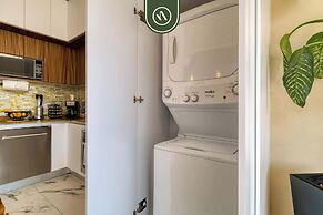 Amazing Condo With Rooftop Pool - Private Balcony
