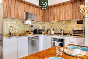 Amazing Condo With Rooftop Pool - Private Balcony
