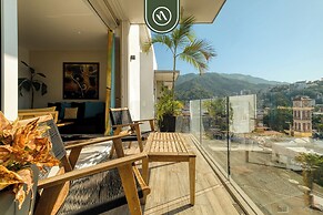 Amazing Condo With Rooftop Pool - Private Balcony