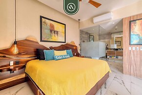 Amazing Condo With Rooftop Pool - Private Balcony