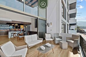 Oceanfront 2 BR Condo With Spectacular View - Pool