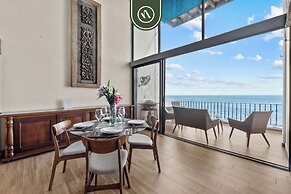Oceanfront 2 BR Condo With Spectacular View - Pool