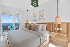 Luxury Oceanfront Studio - Beach - Pools - Gym