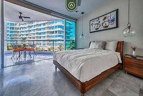 2BR With Private Balcony - Oceanfront Building