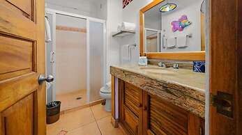 Ocean View 1Br Condo-balcony-beach-pool - 306
