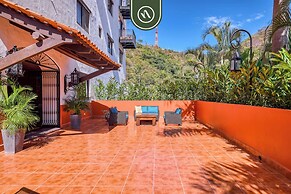 Tasteful Condo Near Romantic Zone - Pool