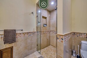 Tasteful Condo Near Romantic Zone - Pool