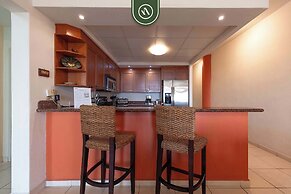 Mexican Styled 2 BR Condo - Beachfront - Pool