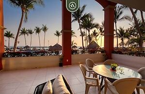 Mexican Styled 2 BR Condo - Beachfront - Pool