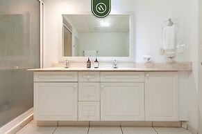 Mexican Styled 2 BR Condo - Beachfront - Pool