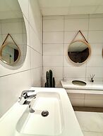 Spacious duplex in the center