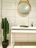 Spacious duplex in the center