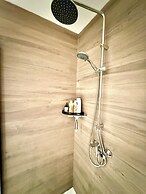 Spacious duplex in the center