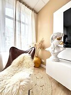 Spacious duplex in the center