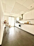 Spacious duplex in the center