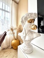 Spacious duplex in the center