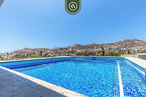 Centric 1BR Condo in Downtown Cabo - Rooftop Pool