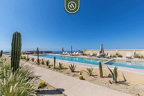 Luxury 2 BR Condo - Oceanview Pool - Gym