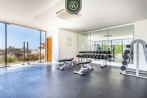 Luxury 2 BR Condo - Oceanview Pool - Gym