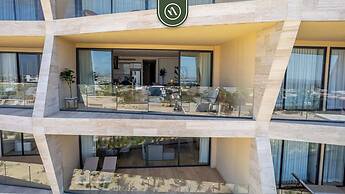 Luxury 2 BR Condo - Oceanview Pool - Gym