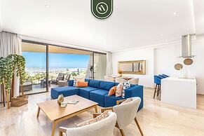 Luxury 2 BR Condo - Oceanview Pool - Gym