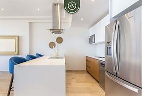 Luxury 2 BR Condo - Oceanview Pool - Gym