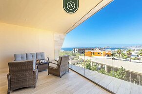 Luxury 2 BR Condo - Oceanview Pool - Gym