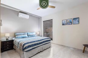 New 2 BR Condo With Private Terrace - BBQ