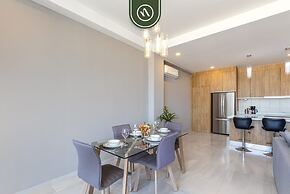 New 2 BR Condo With Private Terrace - BBQ