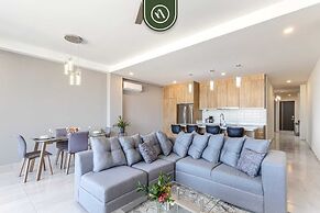 New 2 BR Condo With Private Terrace - BBQ