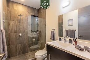 New 2 BR Condo With Private Terrace - BBQ