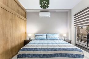 New 2 BR Condo With Private Terrace - BBQ