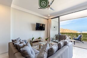 New 2 BR Condo With Private Terrace - BBQ