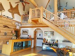Bear's Claw Lodge