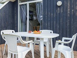4 Star Holiday Home in Friedrichkoog