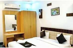 Hotel MS Pride - Prime Located