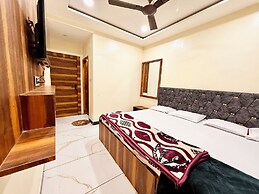 Hotel Demand - near Main Temple