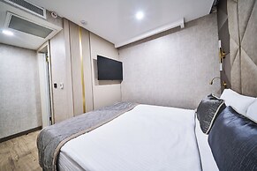 Elysia Hotel