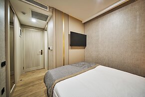 Elysia Hotel