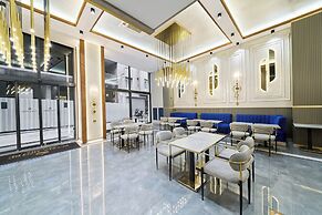 Elysia Hotel