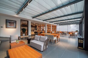 Julon Posthouse