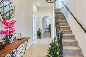 Spacious Family Home w/ Yard in Dtwn Hampton!