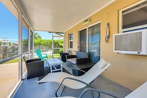 'the Waterfront Cottage' w/ Dock in Goodland!