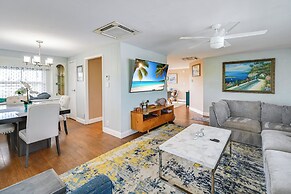 'the Waterfront Cottage' w/ Dock in Goodland!