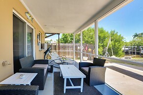 'the Waterfront Cottage' w/ Dock in Goodland!