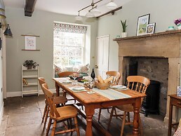 Ellis House