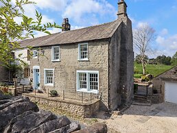 Ellis House
