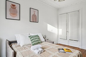 Parisian 1BR near Invalides & Eiffel