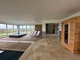 Beautiful Villa With Wellness Views