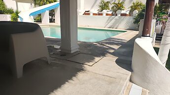Hotel tropical casa blanca